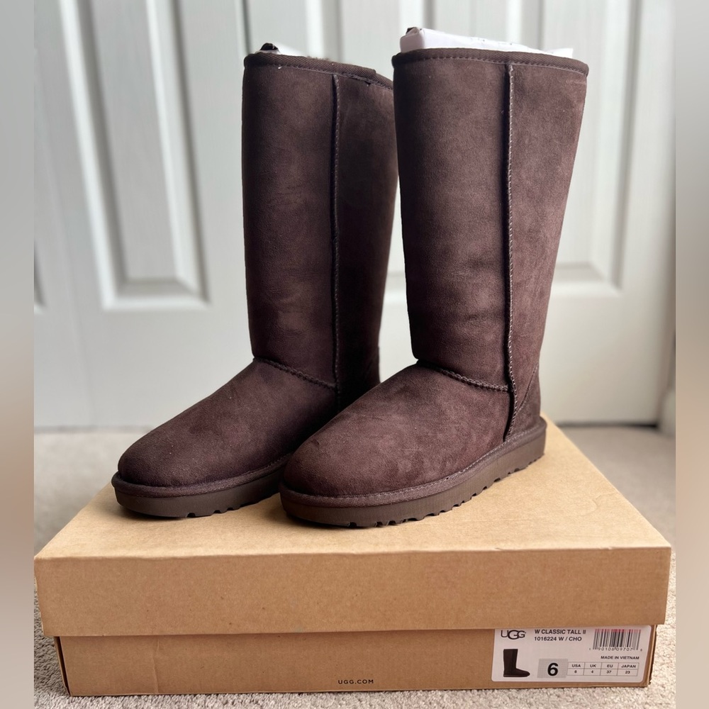 UGG Classic Tall II - Picture 2 of 5